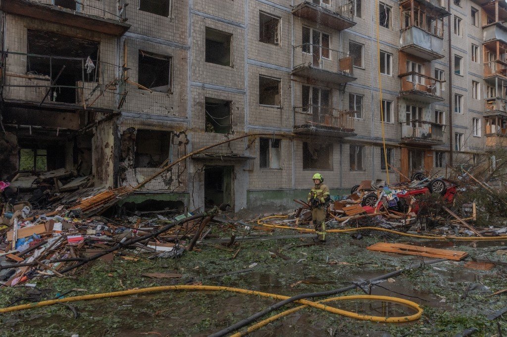 Rusia a atacat Ucraina cu 35 de rachete şi 185 de drone. Cel puțin 10 oameni, uciși. Zelenski: Kievul a fost ținta principală