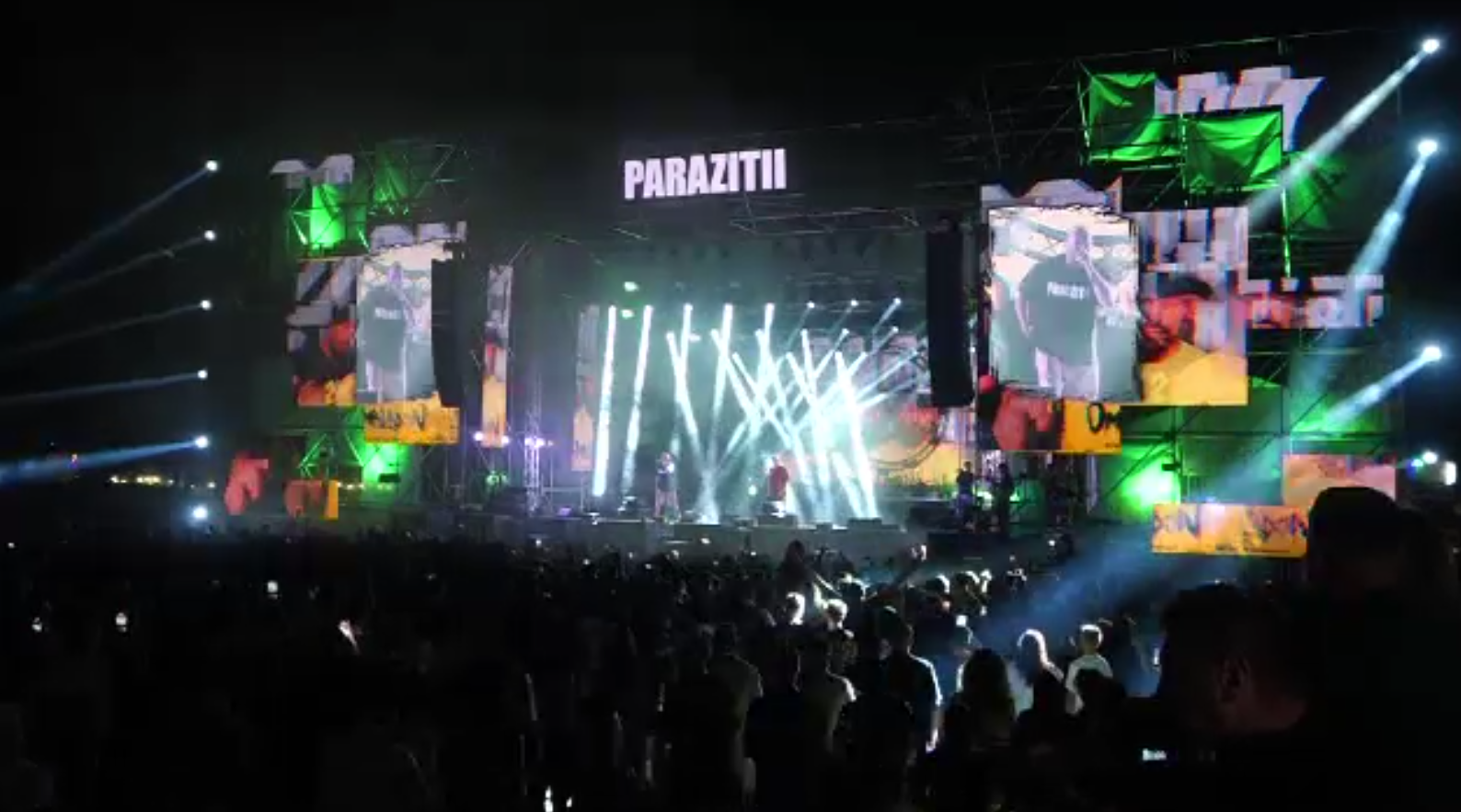 Mii de tineri au petrecut până în zori la Young Island Festival. Artiști de top au ridicat atmosfera la Bacău