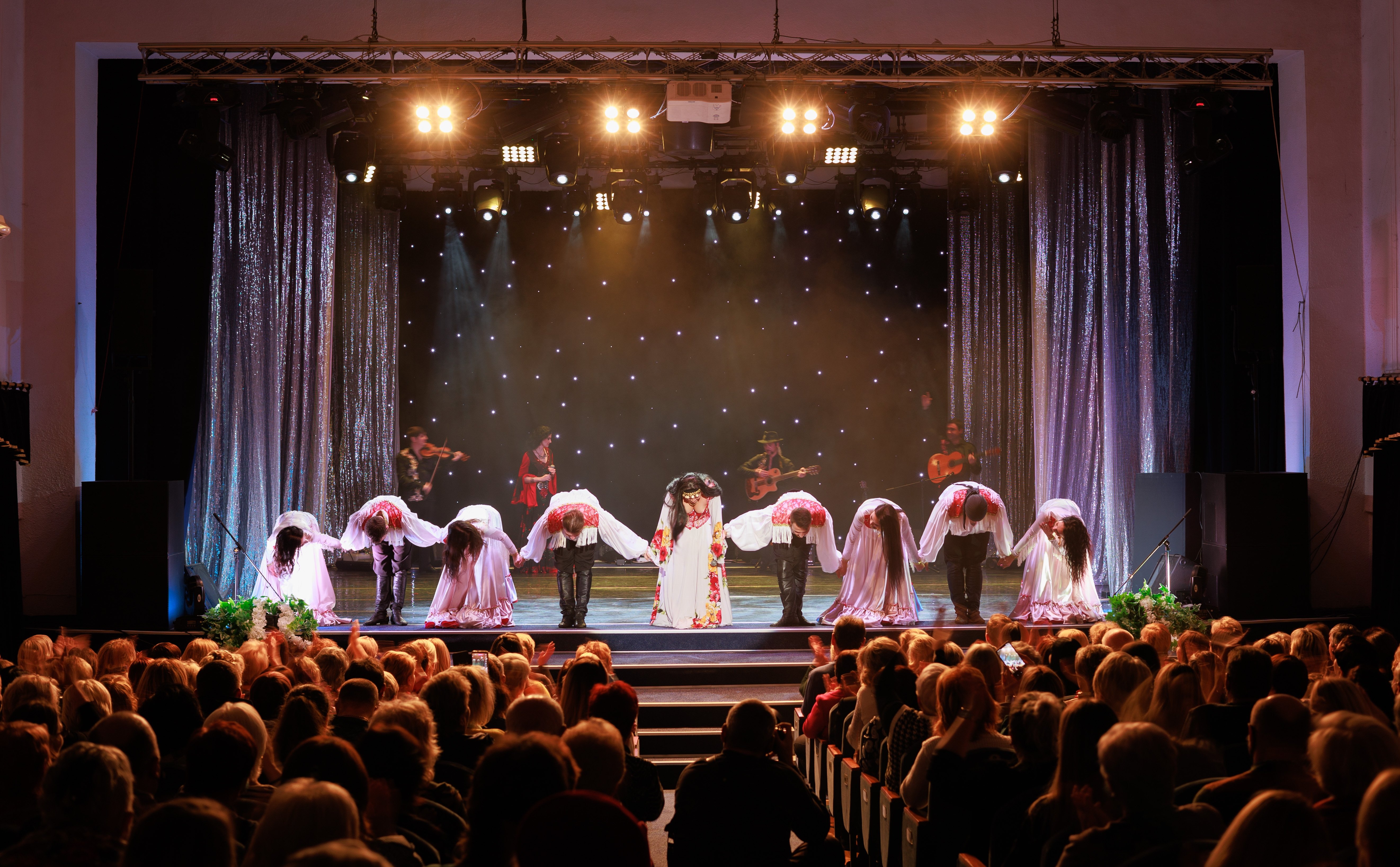 A început desființarea teatrelor de repertoriu din România. O petiție națională cere intervenția Guvernului