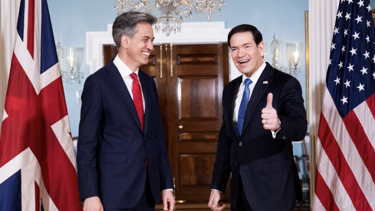 Ministrul britanic de Externe evită să confirme că-l consideră pe Trump „idiot, rasist și misogin”