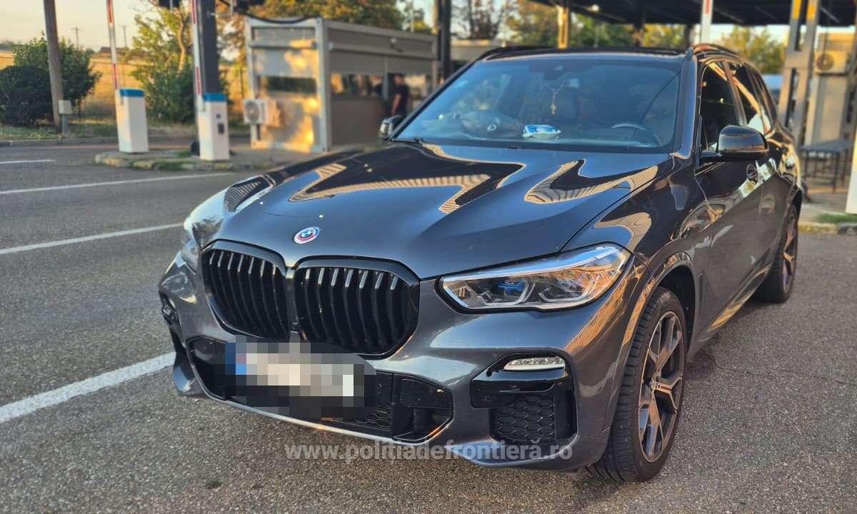 Un BMW de 60.000 de euro înmatriculat în Republica Moldova a fost confiscat de polițiști la vama Albița. Ce au descoperit
