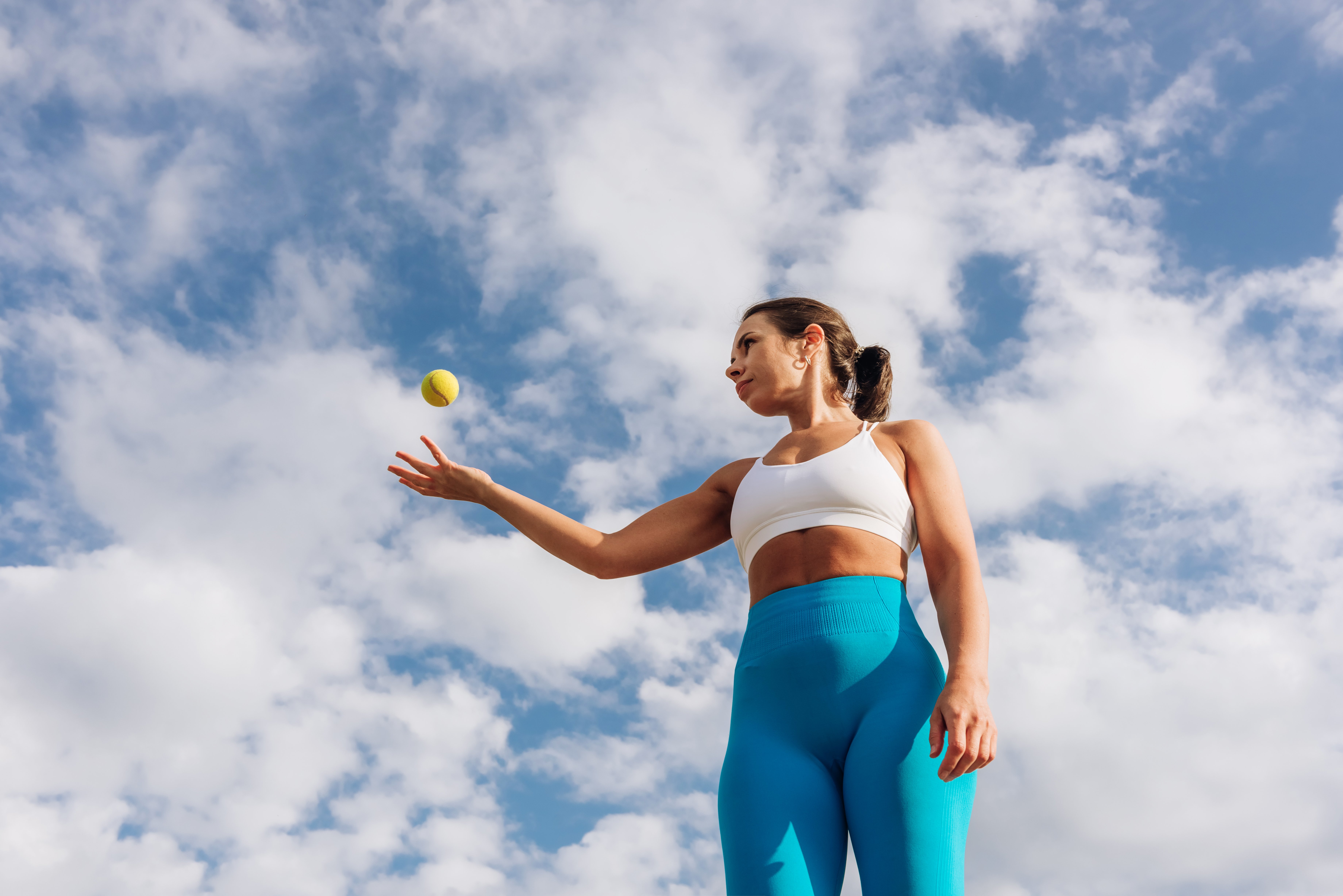 De ce trebuie să pui o minge de tenis în bagajul de mână când pleci în vacanță. Metoda ingenioasă pentru zborurile lungi