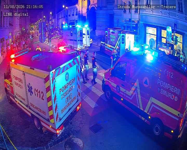 O mașină a intrat într-un grup de persoane aflate pe trotuar, în centrul Brașovului. Doi morți și mai mulți răniți | VIDEO