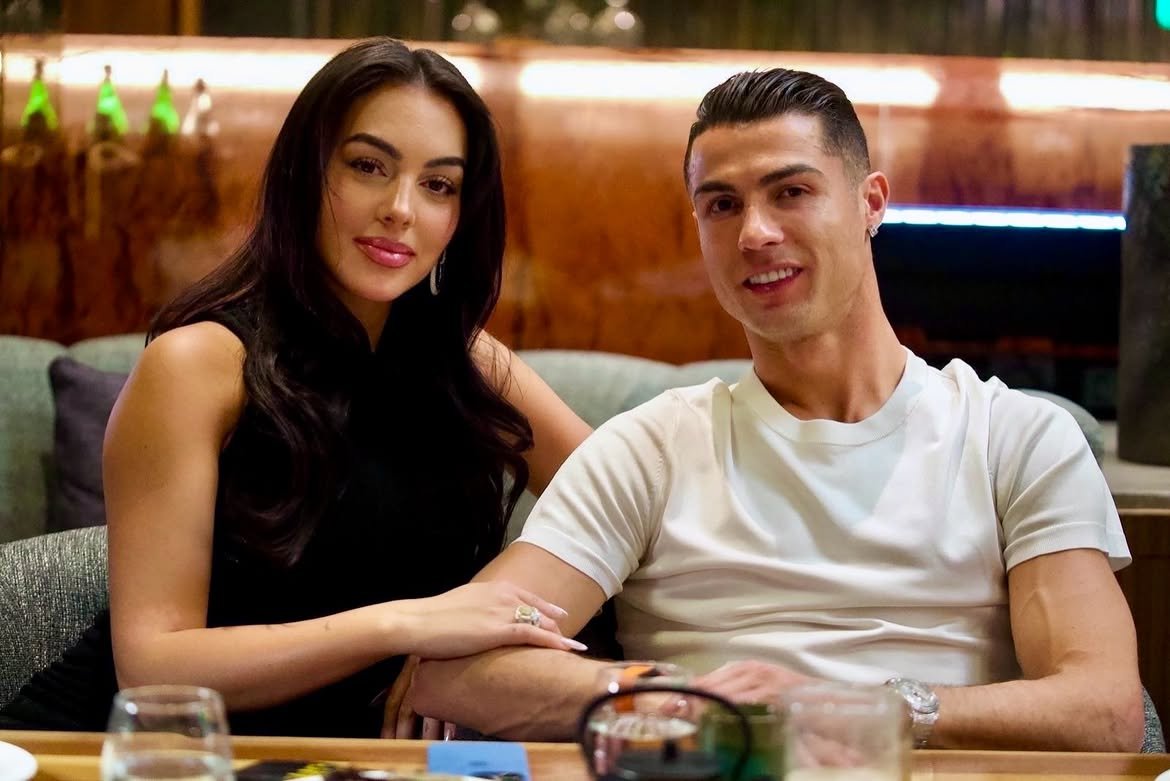 Cristiano Ronaldo și Georgina Rodríguez s-au căsătorit. Fotbalistul a publicat prima imagine cu verighetele. FOTO