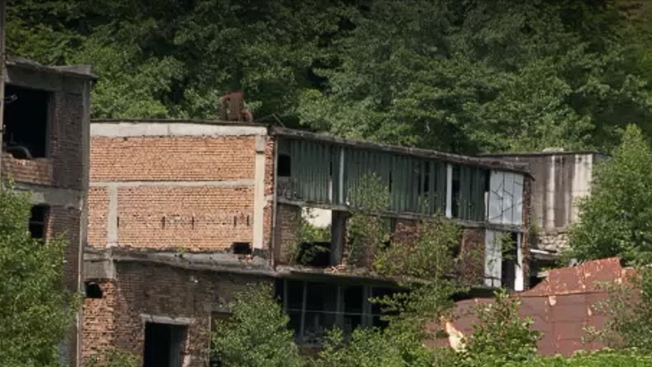 România redeschide mina de grafit de la Baia de Fier, resursă strategică după 20 de ani