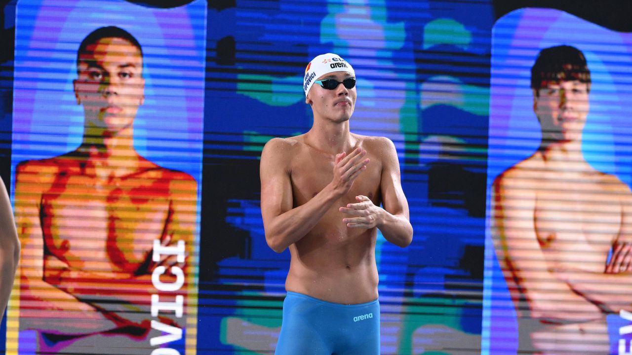 David Popovici câștigă aurul european la 100 m liber pentru a treia oară consecutiv, stabilind un nou record al competiției