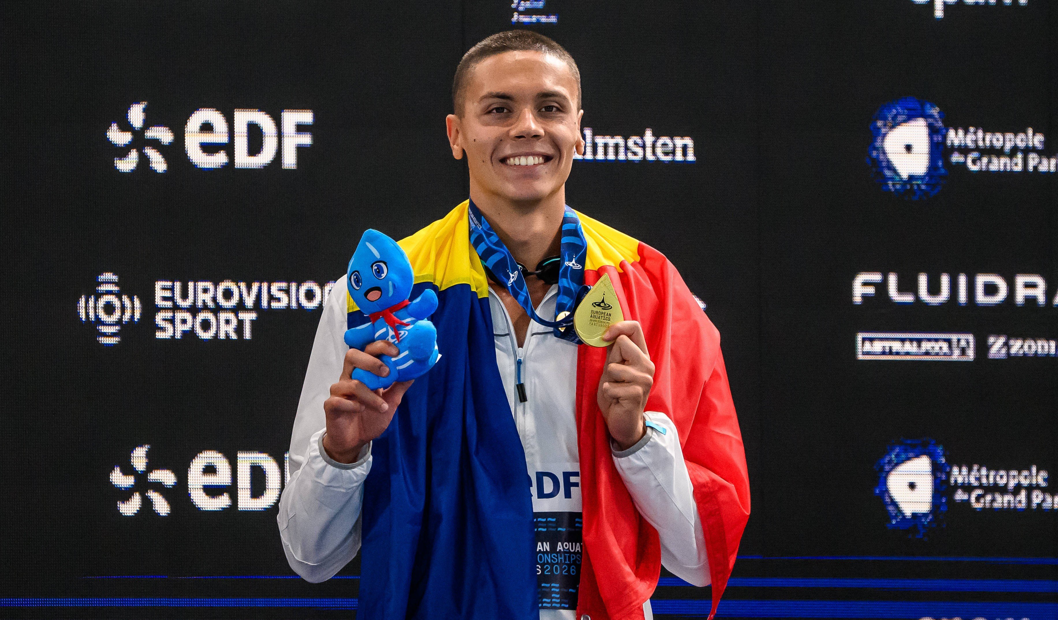 David Popovici, premiat de European Aquatics cu titlul de cel mai bun înotător din 2025
