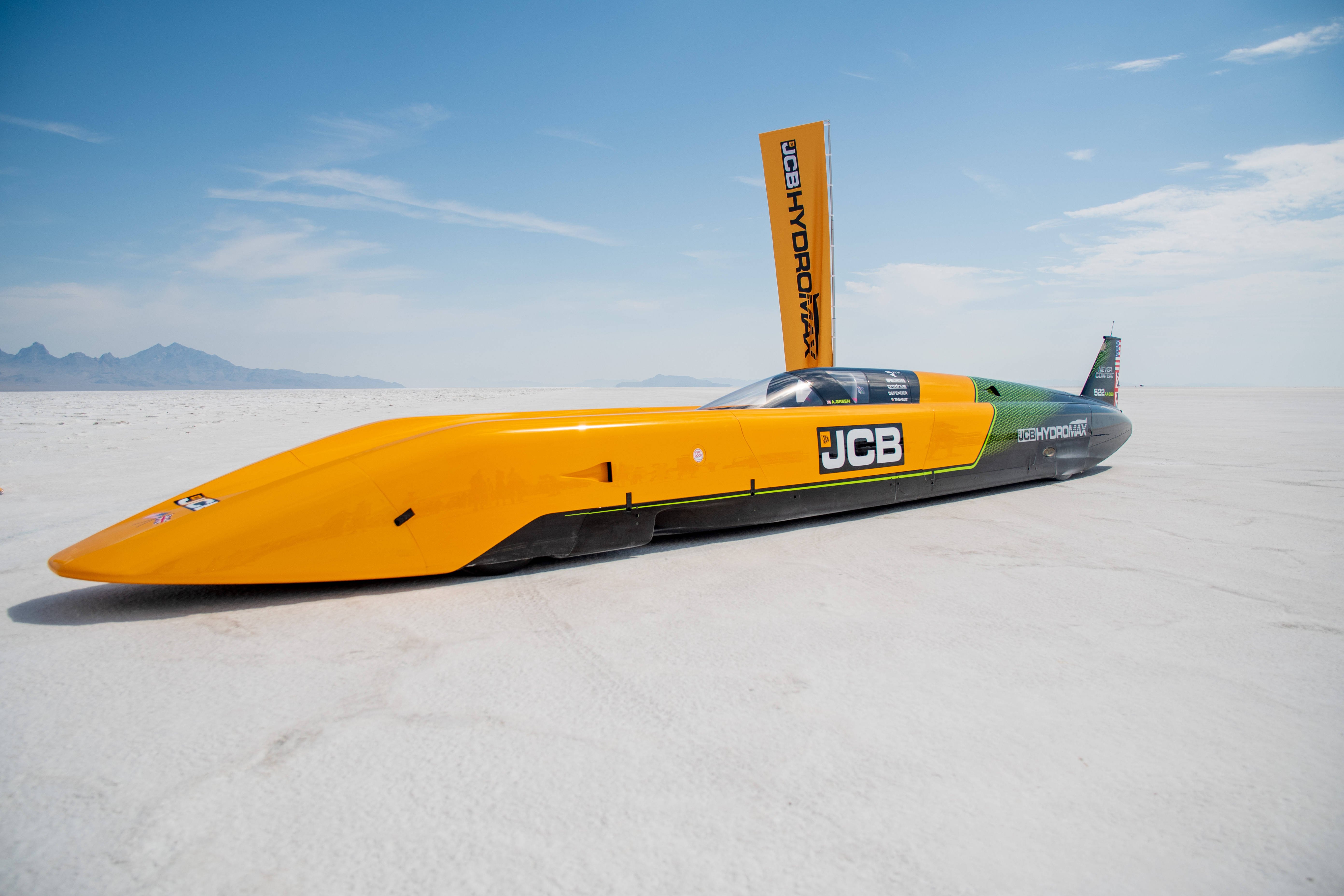 Pilotul care a spart bariera sunetului a stabilit un nou record. A atins 654 km/h cu un bolid alimentat cu hidrogen