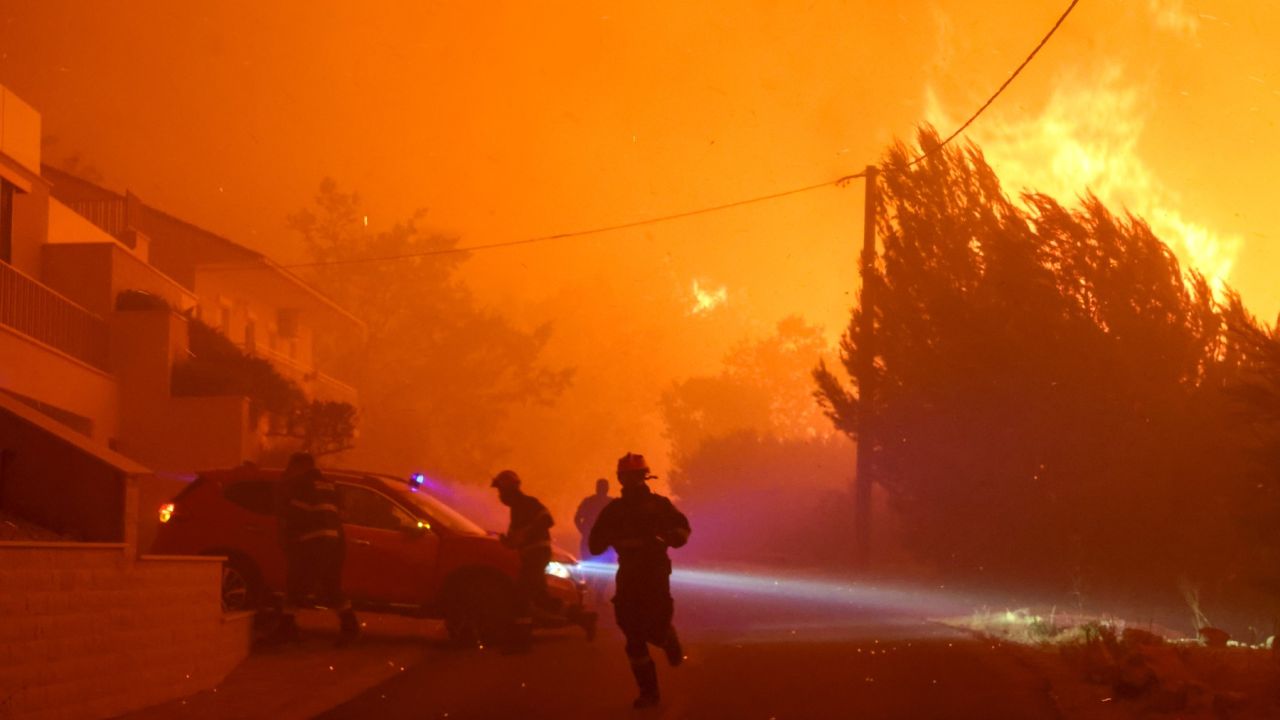 Incendii de proporții în Croația: evacuări masive și probleme generate de condițiile meteo
