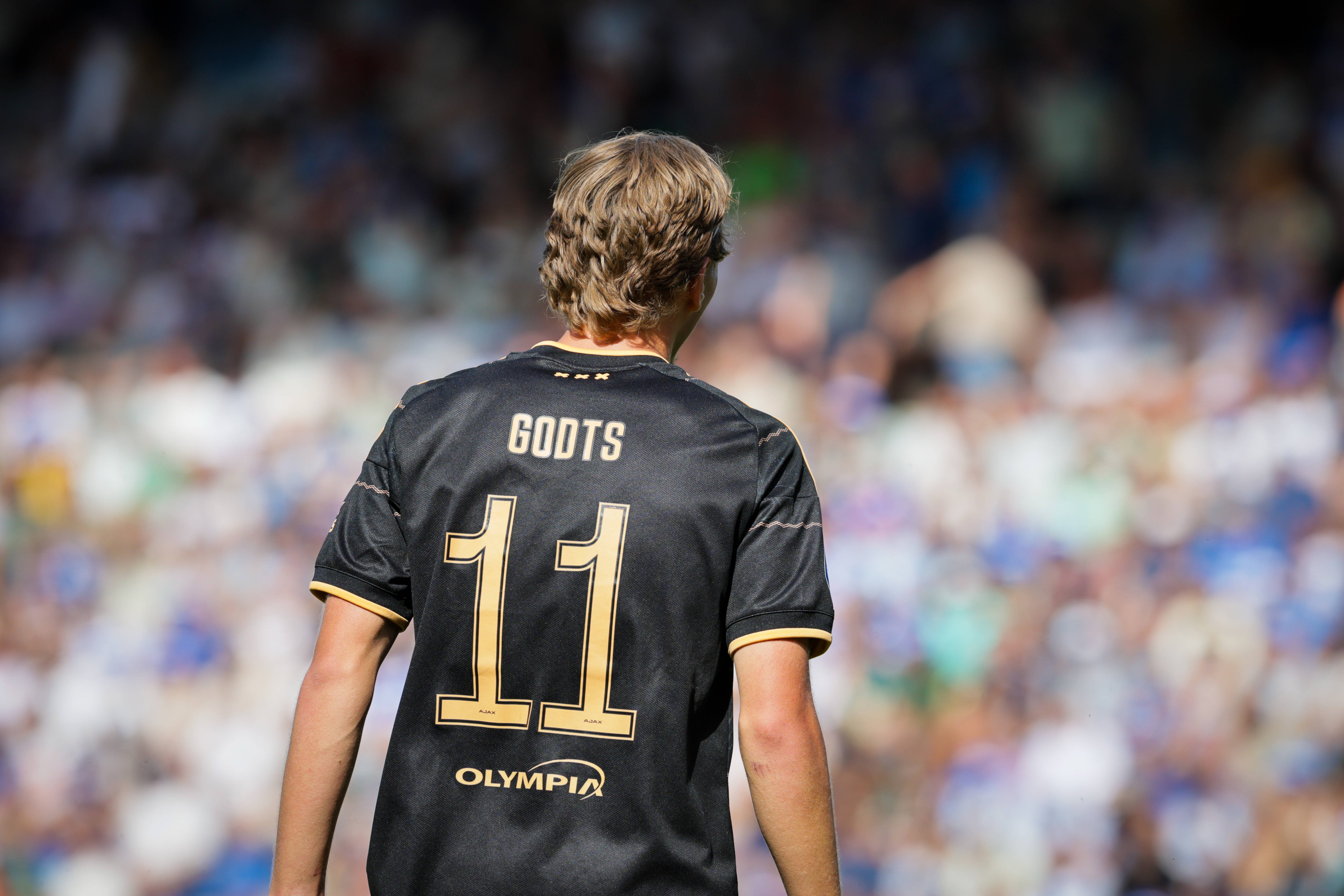 Paris Saint-Germain l-a transferat pe Mika Godts. Ce sumă a plătit campioana europeană pentru jucătorul belgian