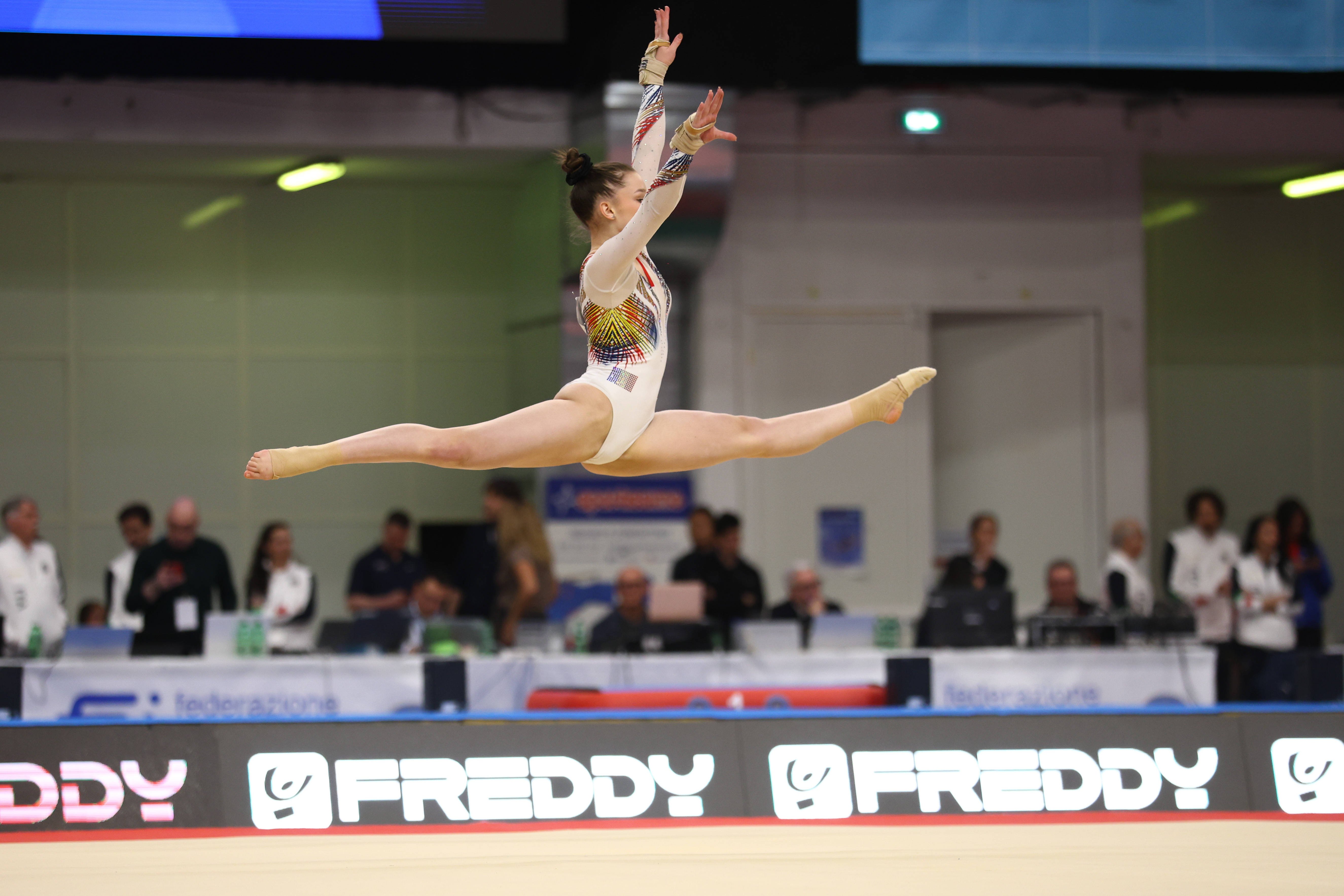 Junioara Aniela Tudor, aur la sărituri la CE de gimnastică de la Zagreb. Este singura medalie a României la această ediţie