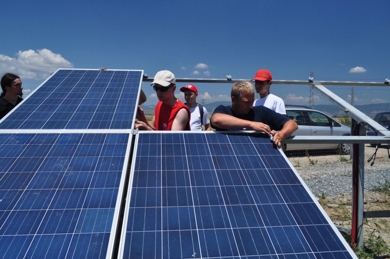Bulgaria a devenit lider mondial în stocarea energiei. Vecinii care țin aprinsă lumina în România sunt peste SUA și Australia