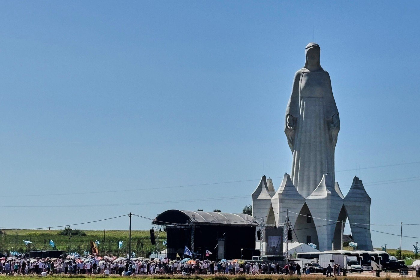 Polonezii au dus credința la un alt nivel: Au ridicat cea mai înaltă statuie a Fecioarei Maria din Europa