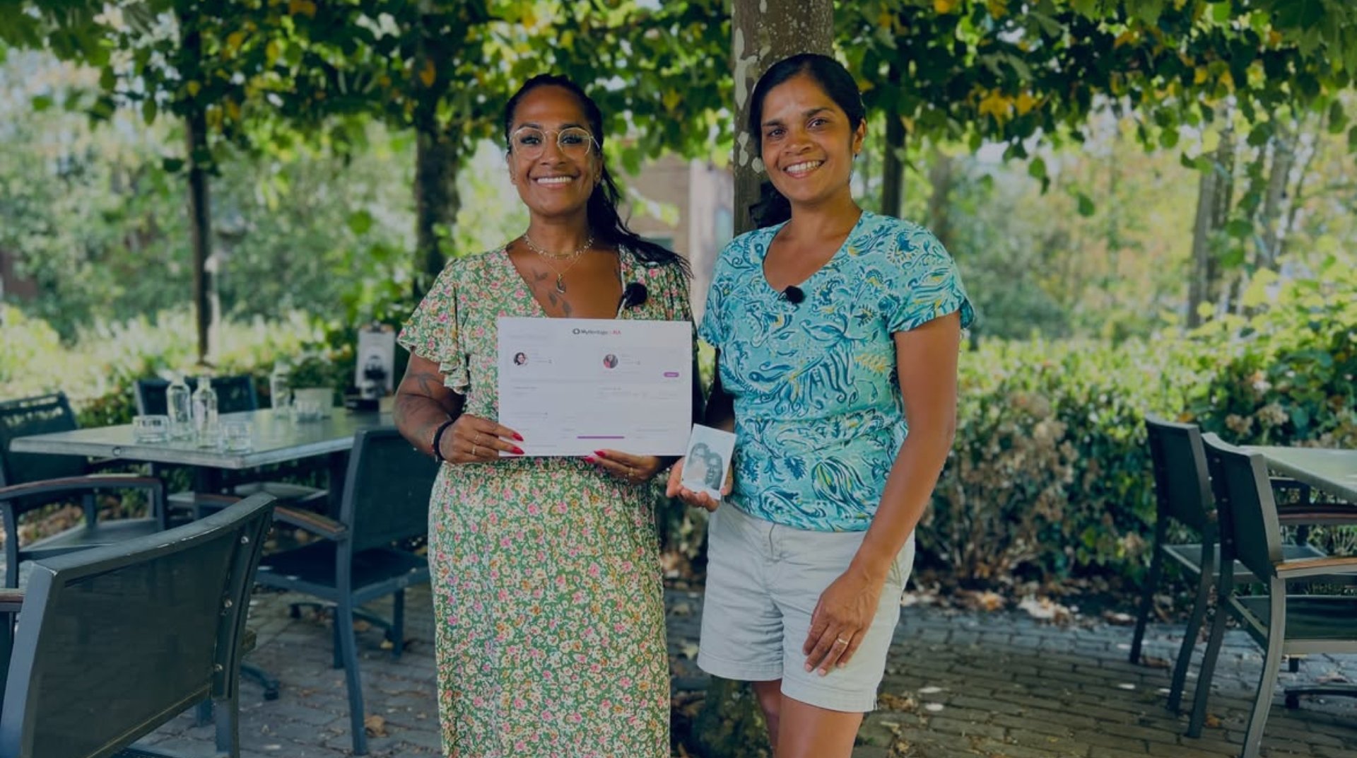 Două fete s-au întâlnit în copilărie și s-au numit „surori”, în glumă. După 30 de ani au făcut o descoperire uluitoare