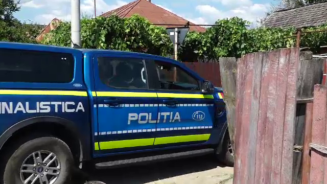 Criminalul din Bacău s-a predat vecinilor, după ce și-a ucis soția și cumnata: „Ne-a văzut și s-a pus jos”