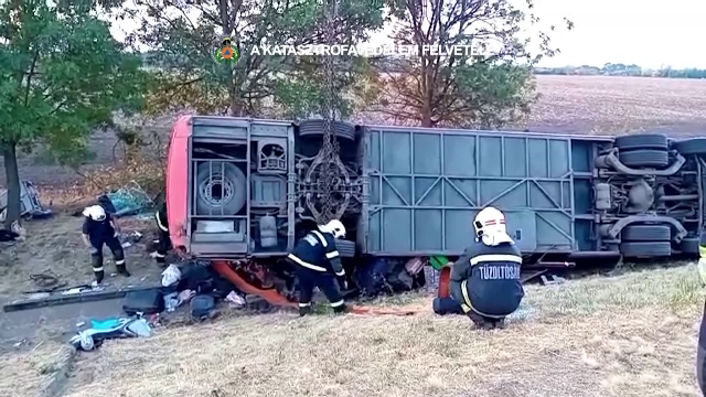 Șoferul autocarului din Ungaria, implicat într-un accident, a fost arestat. 12 oameni au murit după ce ar fi adormit la volan