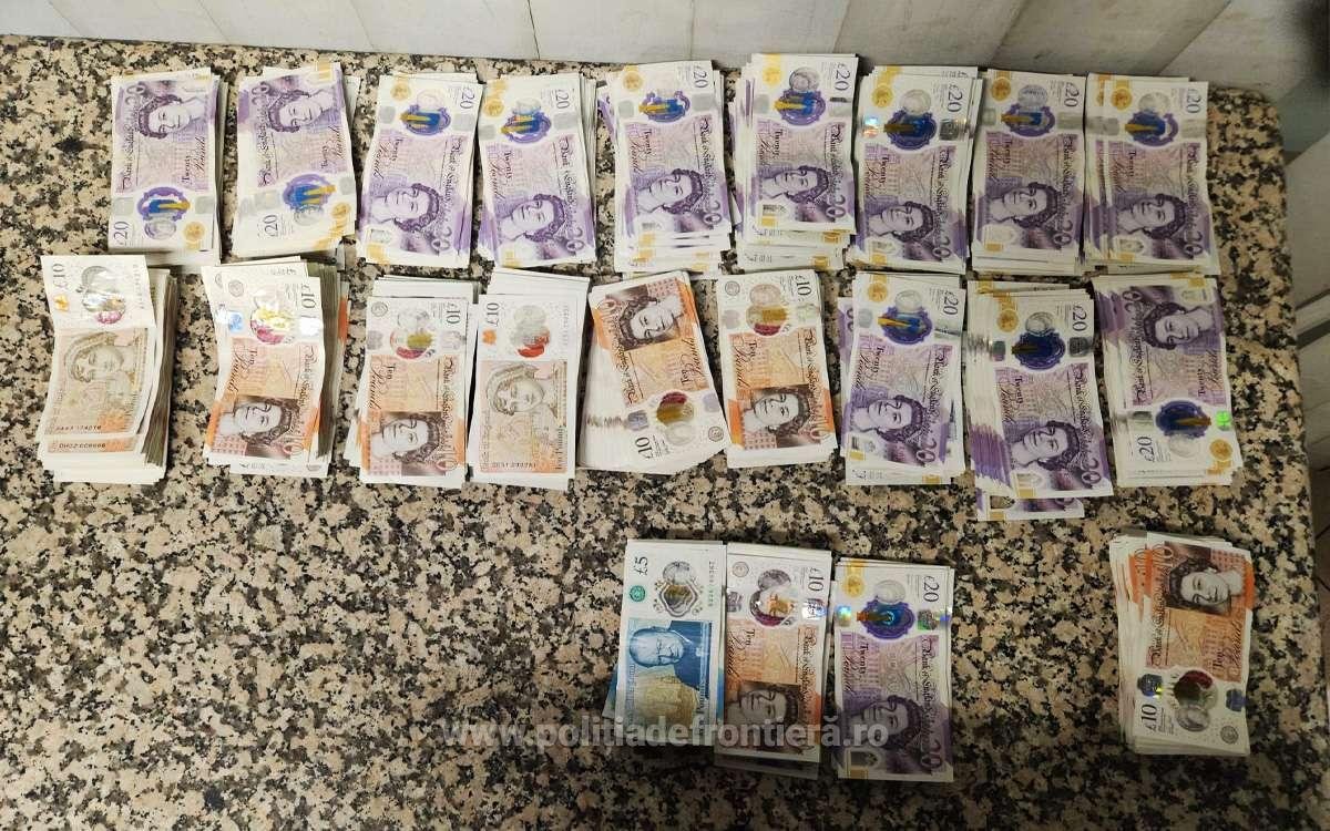 Aproximativ 36.000 de lire sterline, descoperite asupra a doi cetățeni români pe Aeroportul Otopeni