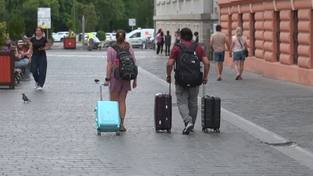 Studiu: 28% dintre români nu și-au luat toate zilele de concediu anul trecut. Motivul pentru care amână vacanța