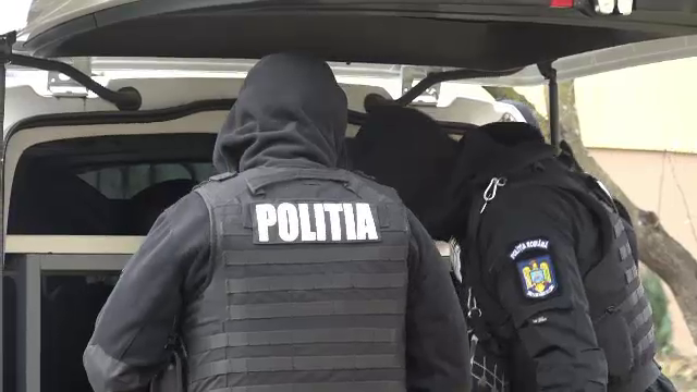 Trei bărbați din Covasna și părinții lor au fost arestați într-un dosar de sclavie. Victimele ar fi fost scoase la vânzare