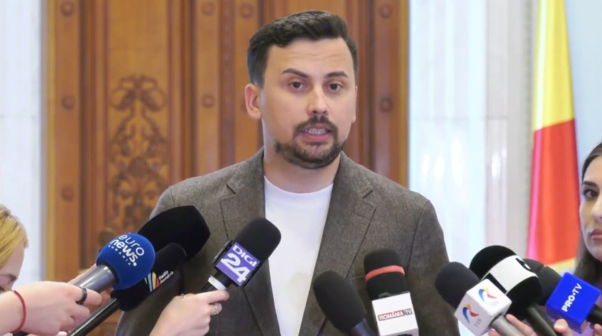 PSD cere ministrului Educaţiei retragerea proiectului care taie bursele sociale. Partidul amenință cu acţiuni în instanţă