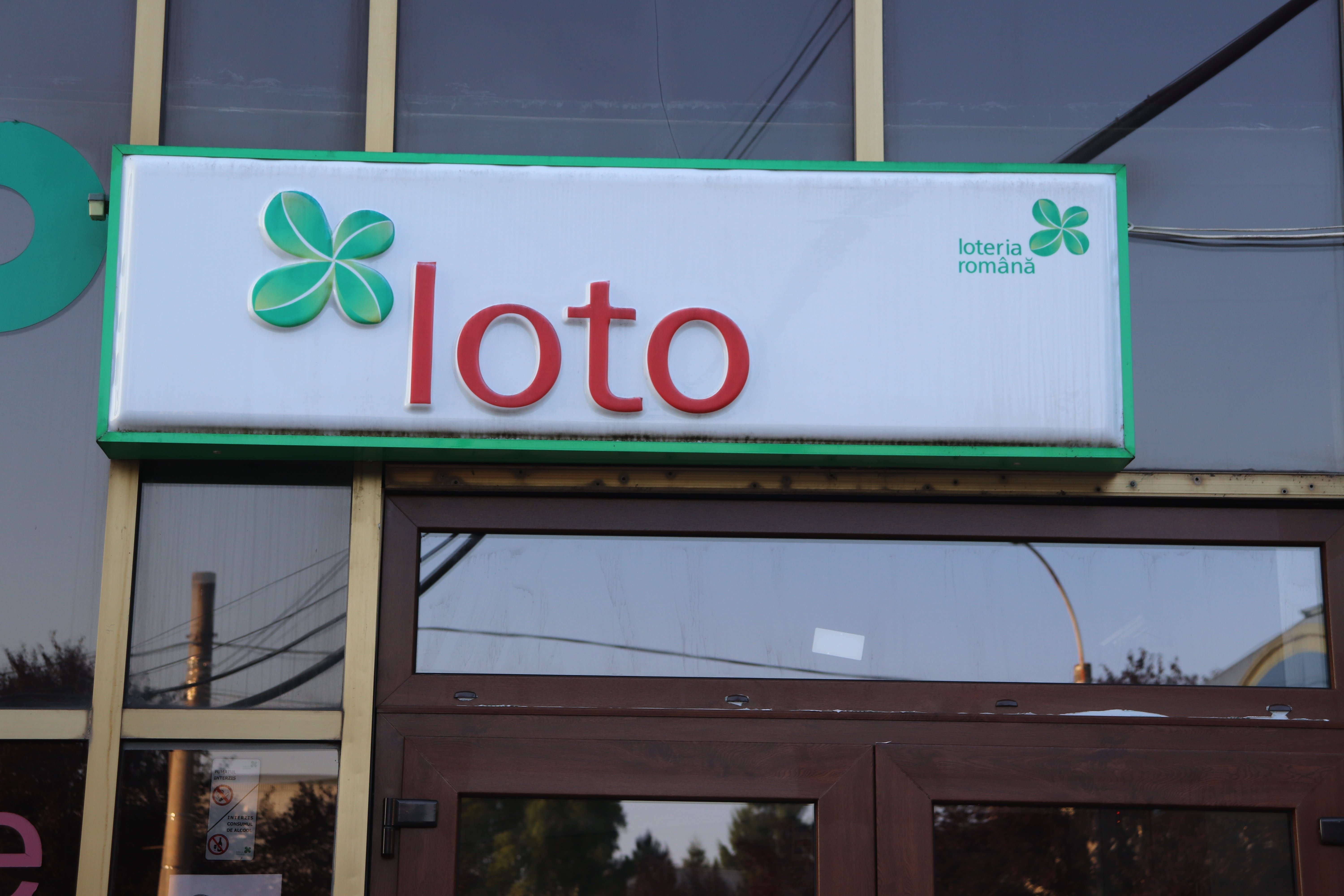 Cel mai mare premiu din istoria jocului Loto 6/49 a fost ridicat. Cine este câștigătoarea: „Mi-ar putea salva viața”