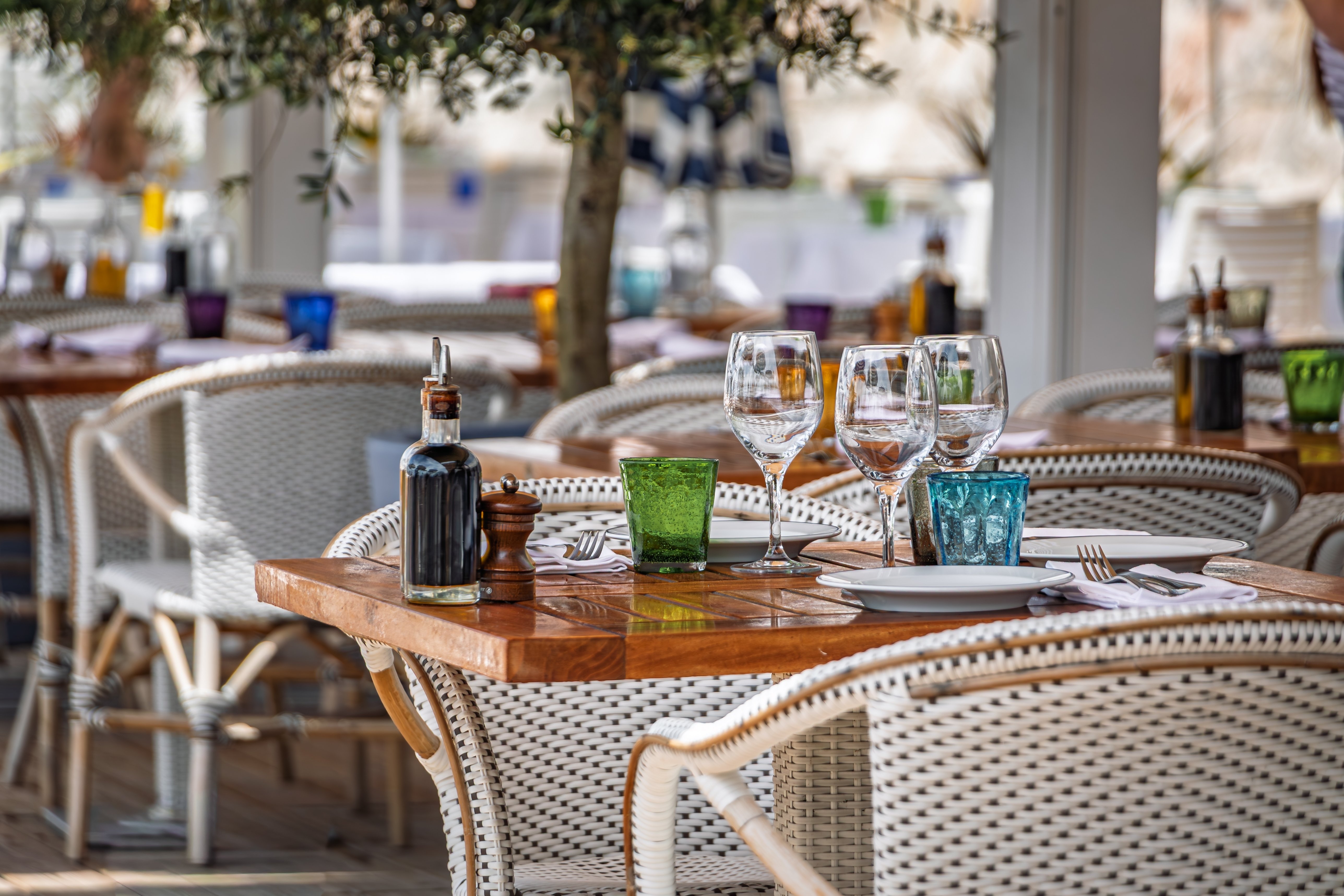 Un turist, revoltat după ce a plătit 8 euro pe o jumătate de litru de apă la Nisa: „Nu era un restaurant cu stele Michelin”