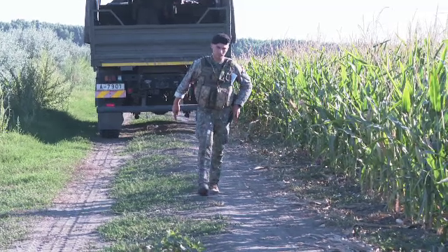 Ce spun localnicii din Grindu după ce o dronă s-a prăbușit în apropiere. „Am auzit tancuri sau mitraliere”