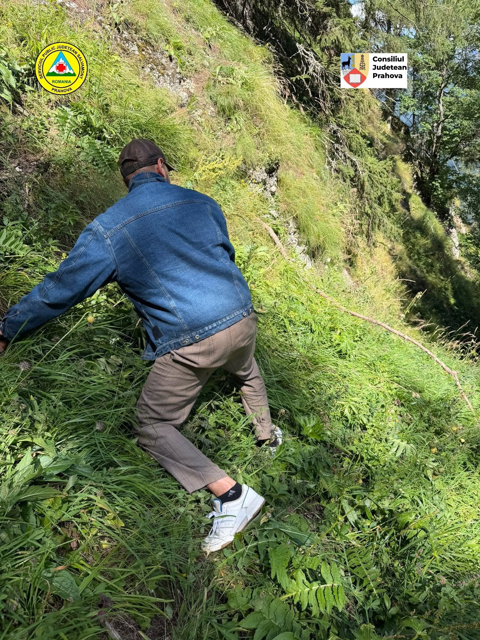 Turist străin, recuperat de salvamontiști din Bucegi. Bărbatul a urcat pe munte cu încălțăminte de stradă și bagaje