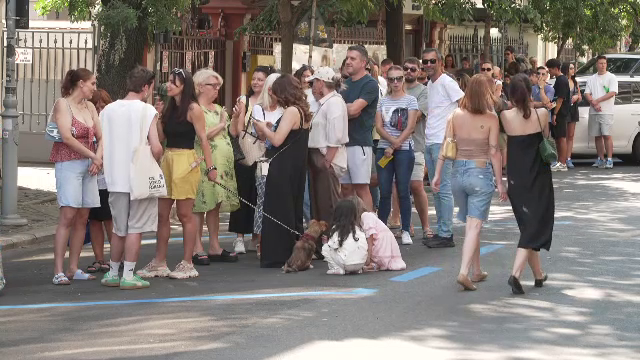 Chef Florin Dumitrescu, despre scandalul margarină vs. unt. Sute de oameni, la coadă pentru merdenelele de la Piața Amzei