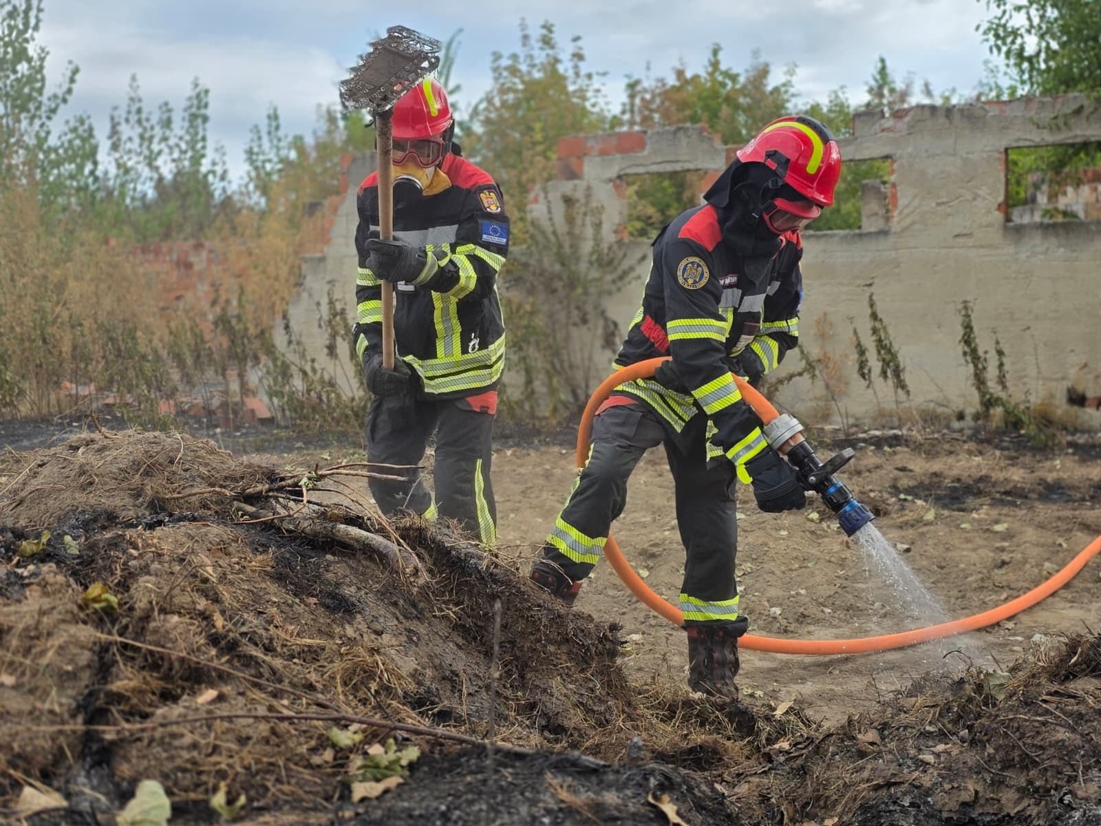 Cum se desfășoară intervenția pompierilor români în Serbia, în zonele afectate de incendii. Anunțul făcut de IGSU. FOTO