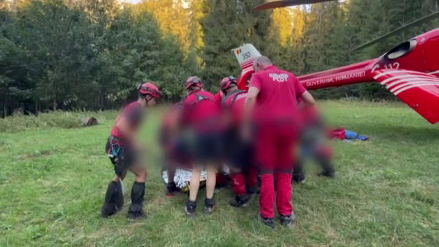 Turist de 40 de ani, grav rănit în Ceahlău. Bărbatul a căzut peste 30 de metri în gol