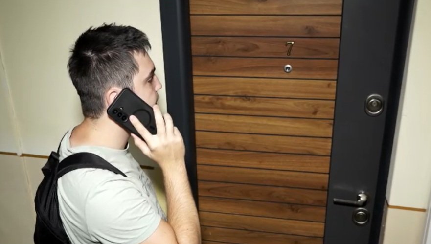 Obiceiul la care tinerii renunță fără să-și dea seama. Telefonul a luat locul unui gest banal
