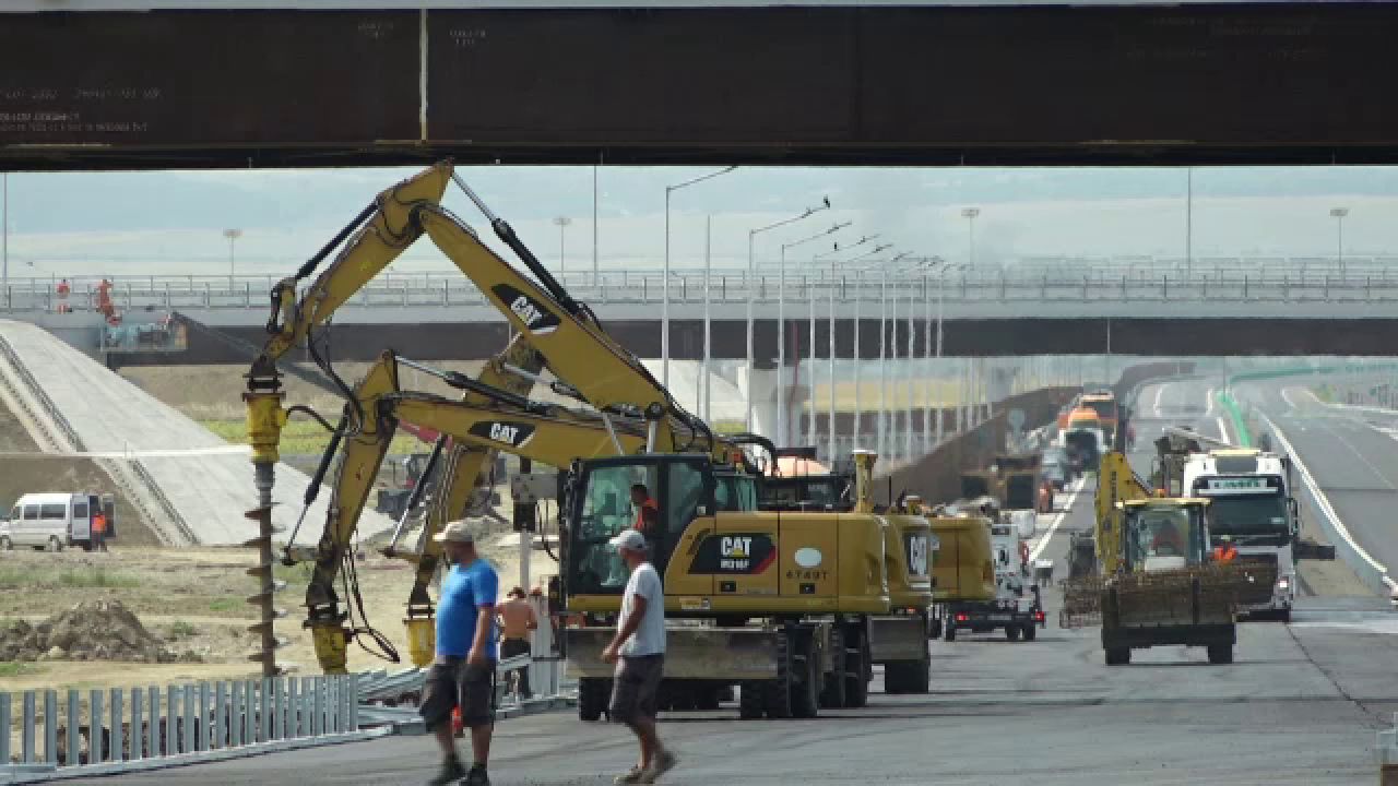 Șoferii vor circula neîntrerupt pe autostradă de la București la Bacău. Ce se întâmplă cu șantierele nefinalizate