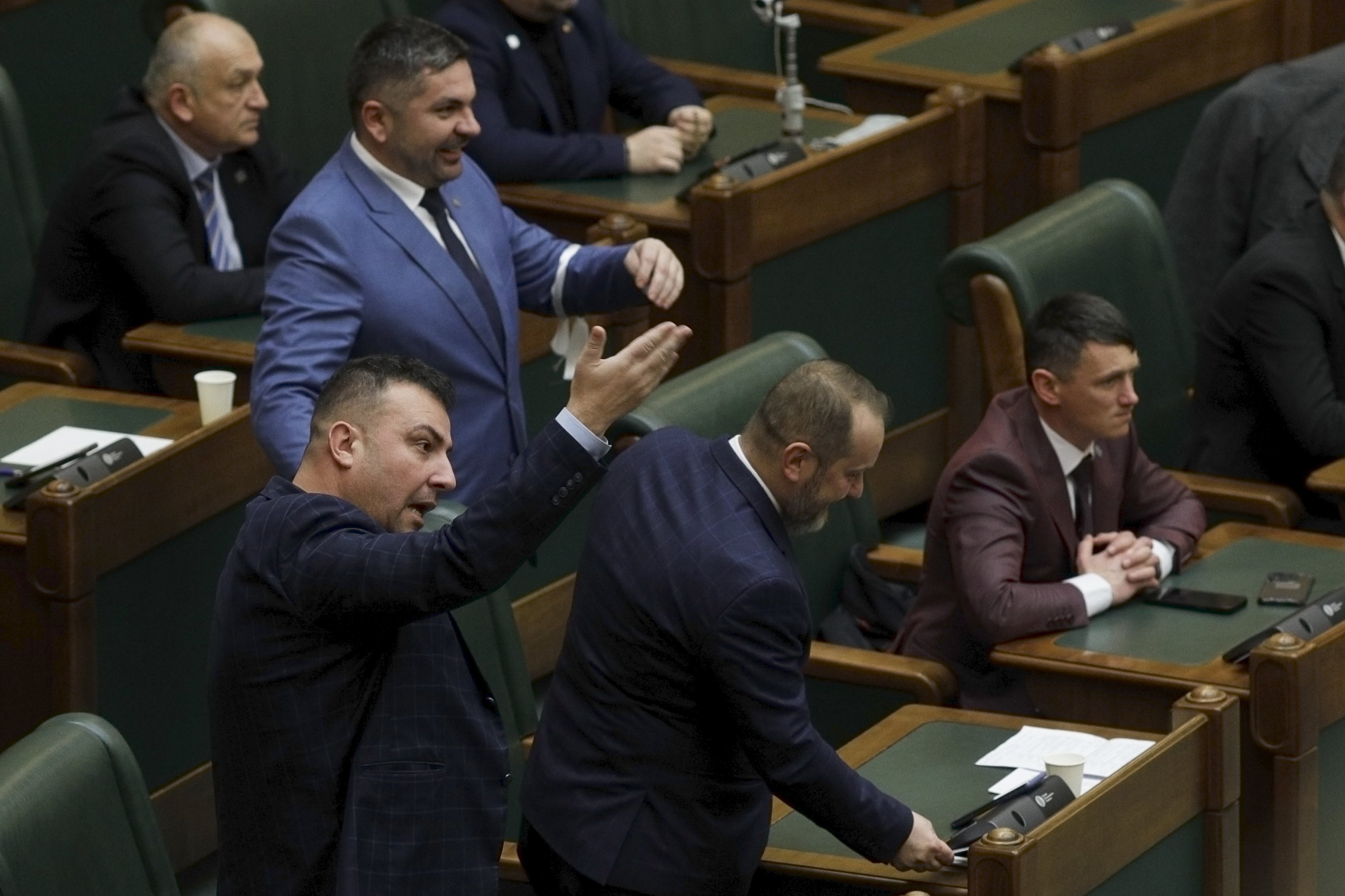 Legea integrității, vot final în Parlament. Senatorii decid soarta unui proiect de care depind 770 de milioane de euro