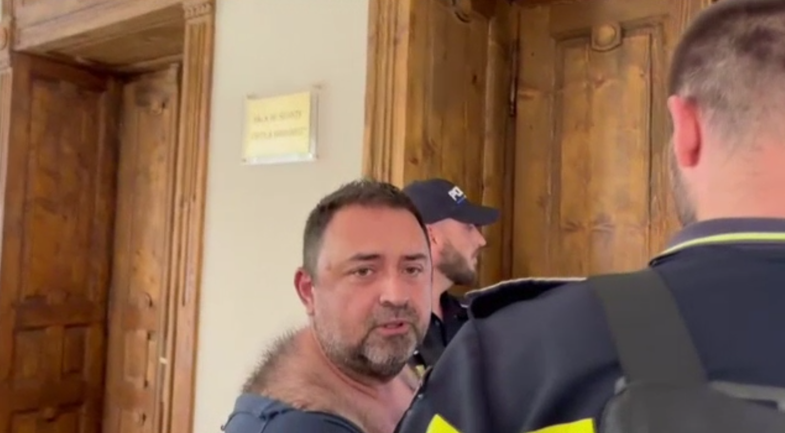 Procurorul Radu Bucurică, de negăsit după ce Înalta Curte a decis arestarea lui. Poliția îl caută în toată țara