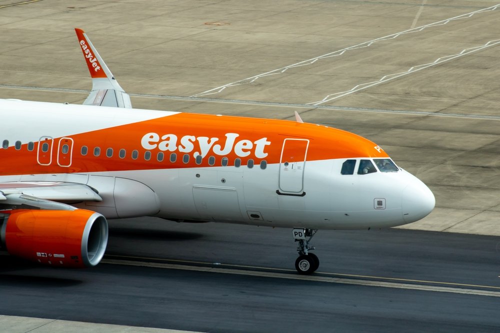 Pasagerii unui avion care zbura spre Napoli au rămas fără bagaje pentru că aeronava era prea grea pentru decolare