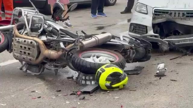 Accident în Drobeta-Turnu Severin. Un motociclist de 62 de ani și pasagera lui au fost răniți