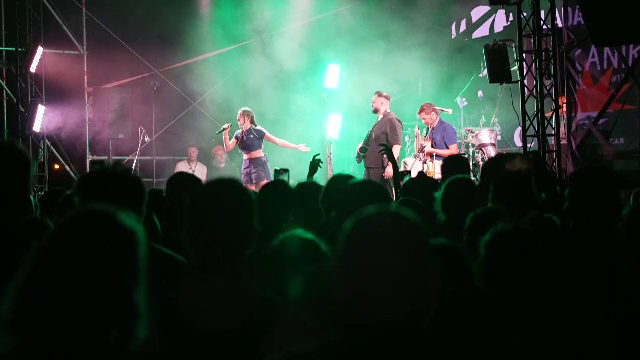 Ultimul weekend de vară, cu muzică și culoare în Capitală. Balkanik Festival a început în Parcul Tei