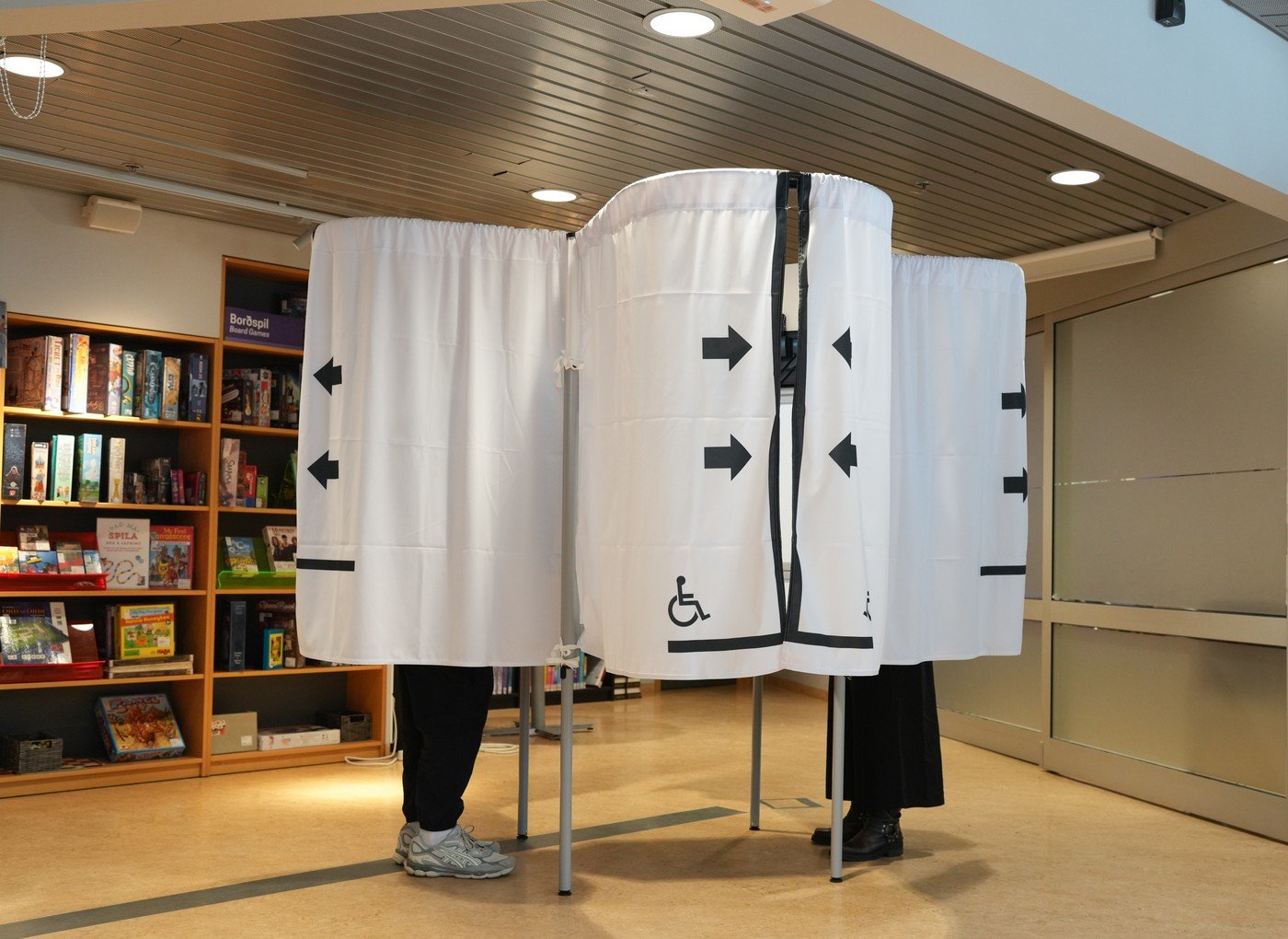 Rezultatele preliminare ale referendumului din Islanda privind aderarea la UE. O tabără conduce la limită