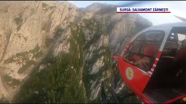 Doi turiști au fost salvați cu elicopterul din Piatra Craiului, după ce au rămas blocați. Unul a făcut și atac de panică