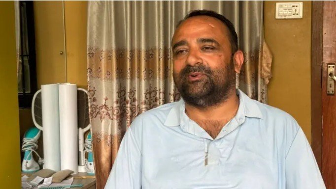 Un director a evacuat 900 de elevi cu câteva minute înainte ca şcoala să fie înghiţită de inundaţiile din Nepal. FOTO