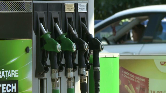 Controale în benzinării. Unele stații au majorat prețurile după ora 12:00. Amenzi de până la 500.000 de lei
