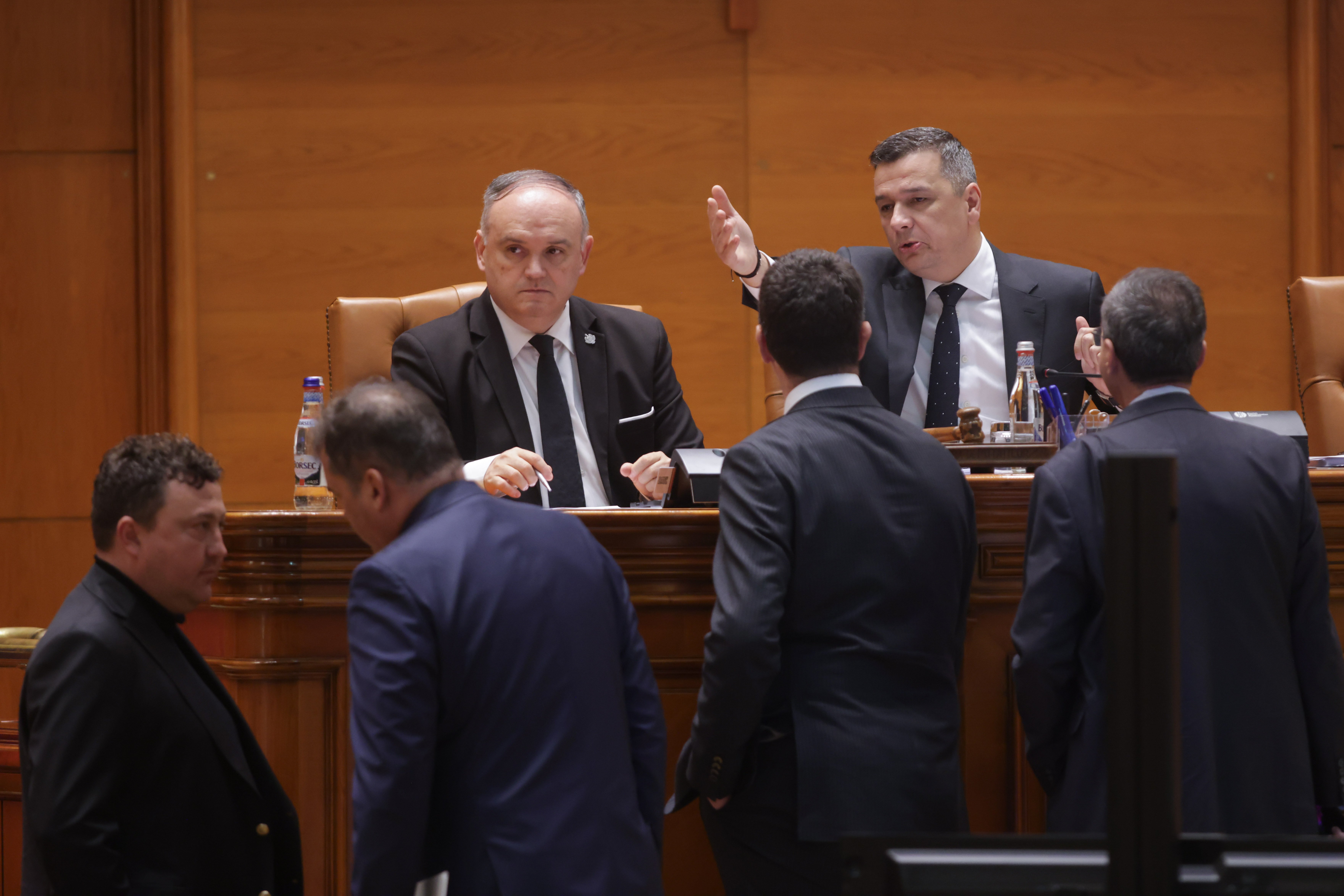 Viitorul Guvern, fără majoritate. PNL și USR merg în opoziție, AUR cere anticipate. Cum se complică formarea noului Executiv