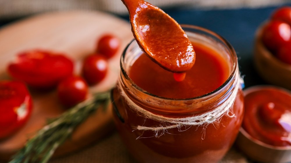 Sos de paste la borcan pentru iarnă. Cum să prepari acasă cea mai bună compoziție pentru spaghete