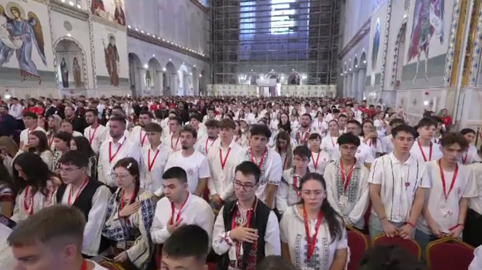 Catedrala Națională și-a redeschis porțile pentru 3 zile. Mii de tineri ortodocși din țară și diaspora au venit la București