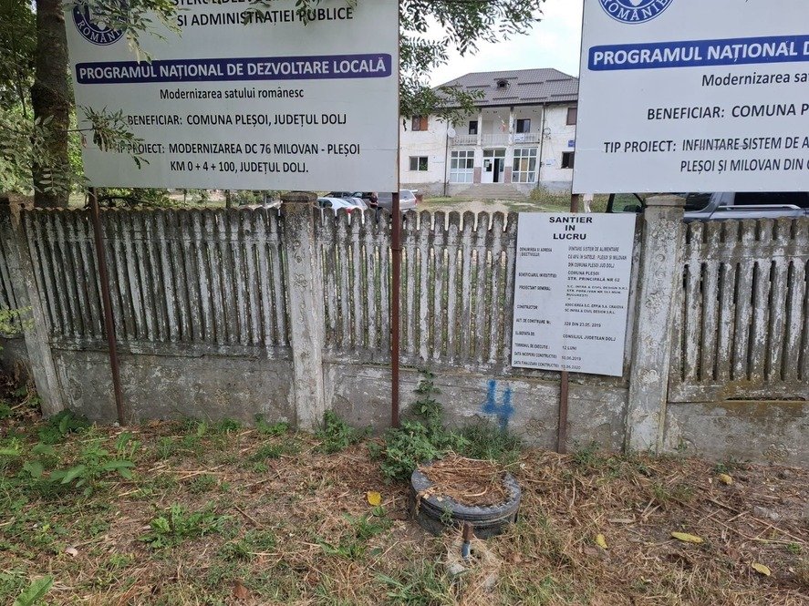 Scandal la Pleșoi, Dolj: Autoritățile locale nu aveau autorizație, dar montaseră apometre. „Oamenii se branșează noaptea”