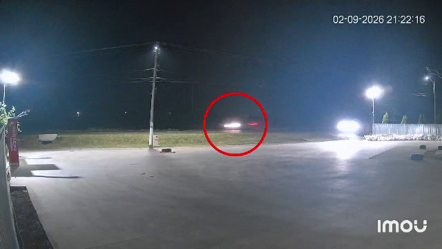 Doi tineri au scăpat cu viață după ce mașina lor s-a răsturnat și a ieșit în decor, în Galați. Accidentul a fost filmat