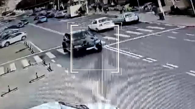 Șoferi păcăliți cu accidente false în București. Cum îi convingeau escrocii că „n-au fost atenți”