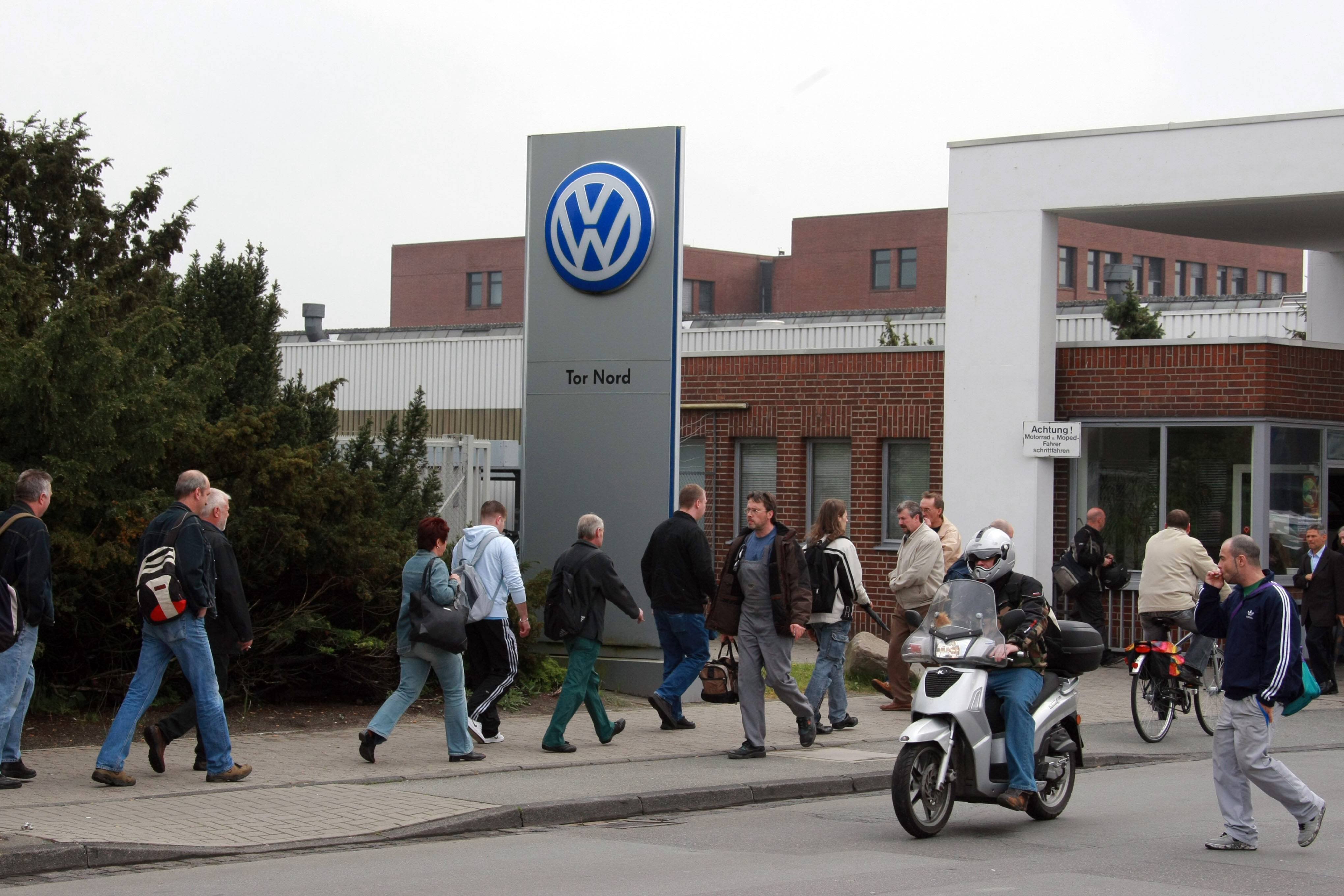 Volkswagen a aprobat cel mai dur plan de restructurare din istoria auto a Germaniei: 100.000 de oameni vor fi concediați