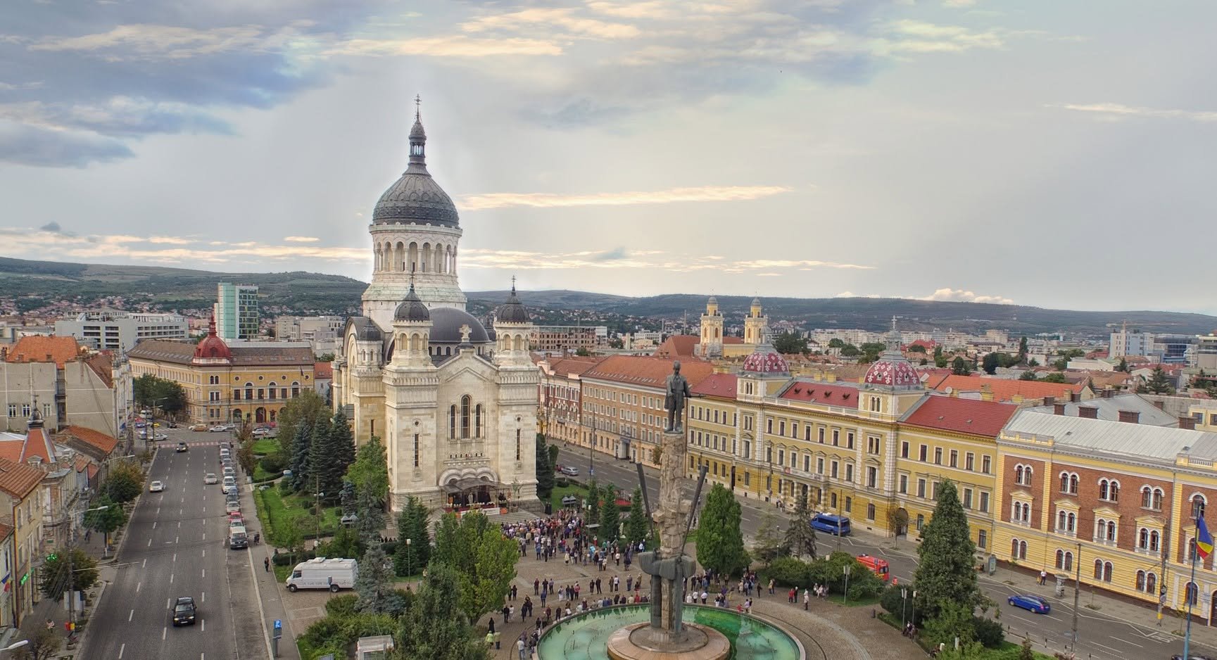 Reacția Bucureștiului la adresa IȘJ Cluj privind participarea elevilor la slujba de binecuvântare a începutului de an școlar